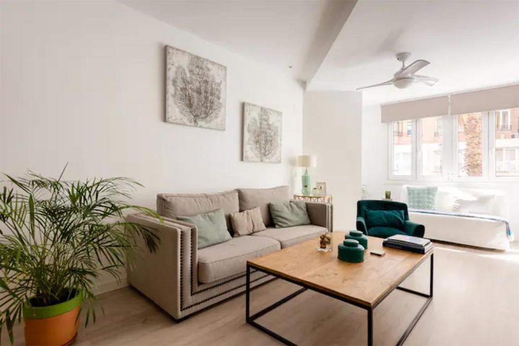 Nuevo Apartamento Lujo Playa Malagueta-Centro Малага Экстерьер фото